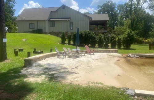 Dadeville Cabin | Relax at Sandy Beach: Guest Rated 9.8 & Ocean Views