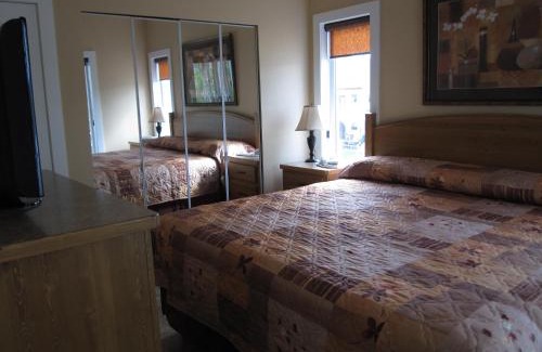 Okanagan-Similkameen Hotel | Beachfront Sandy Beach Suites with Ocean Views & Family Amenities