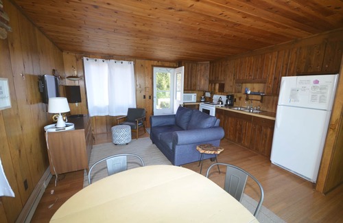 Arcadia House | Private Cottage on Lake Michigan - Pet Friendly Retreat