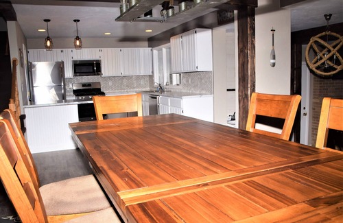 Waupaca Cottage | Experience Sandy Bottom Lodge on the Scenic Chain O' Lakes