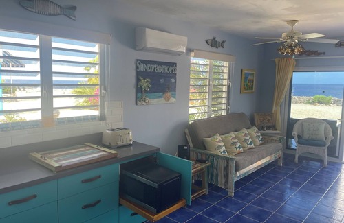 Sabana Westpunt House | Experience Breathtaking Views at Sandy Bottoms 10b