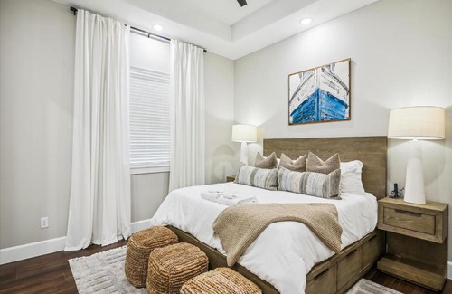 Surfside Beach House | Experience Sandy Cheeks Surfside: Pet-Friendly Paradise