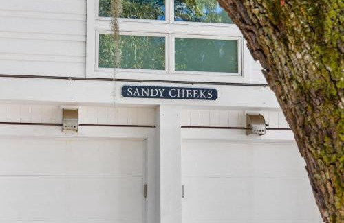 Bald Head Island House | Relax at Sandy Cheeks: A Family-Friendly 4-Star Retreat