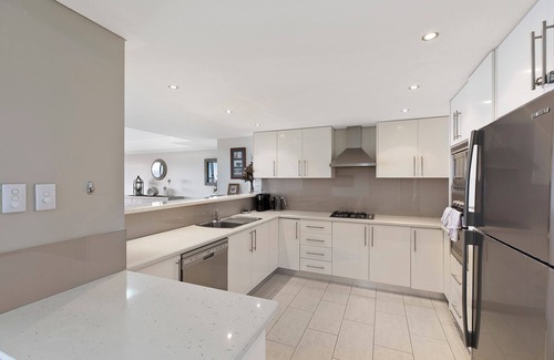 The Entrance Apartment | Experience Sandy Cove Apartment The Entrance with Ocean Views