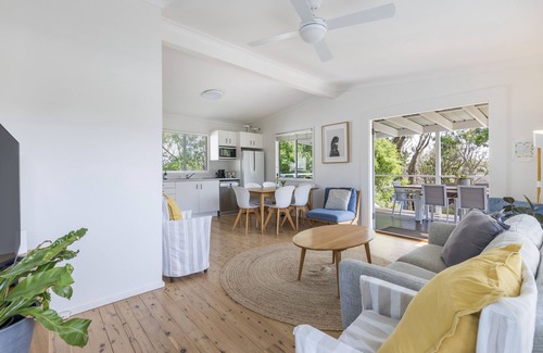 Culburra Beach House | Idyllic Sandy Feet at Culburra Beach: Rated 10/10 Stay