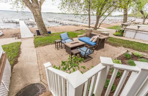 Spirit Lake Villa | Family-Friendly Escape at Sandy Feet Retreat on Big Spirit Lake