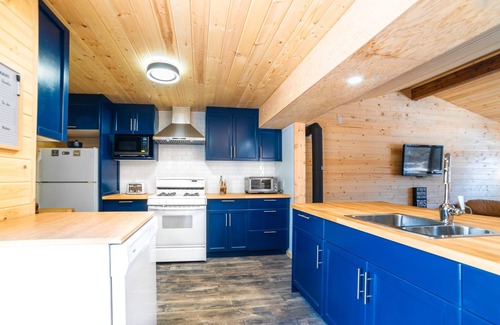 Sandy Hook Cottage | Discover Sandy Hooked: Pet-Friendly 2Bed Cottage Retreat