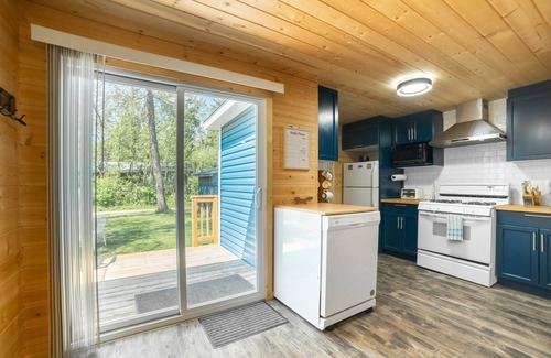 Sandy Hook Cottage | Discover Sandy Hooked: Pet-Friendly 2Bed Cottage Retreat