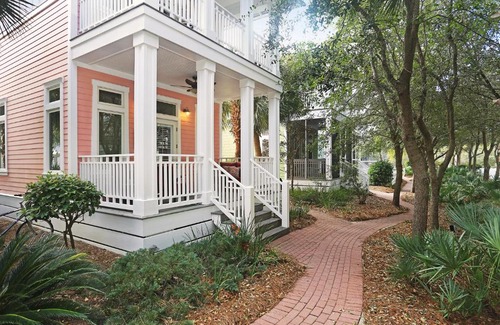 Sunnyside Villa | Discover Sandy Joy: Featured Hotel with Breakfast Included