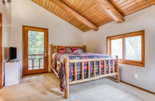 Rhododendron House | Serene Getaway at Sandy River with Hot Tub & Pet-Friendly Stays