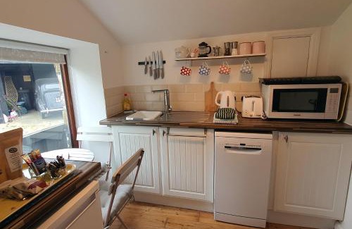 Foolow House | Pet-Friendly Escape at Sandy's Barn, Rated 9/10 by Guests