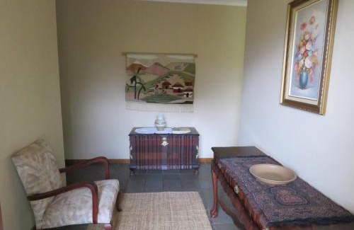 Barrydale House | Discover Sandy's Place: Family-Friendly with Pool Access