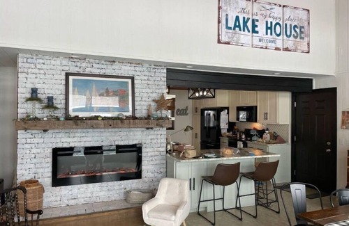 Shell Lake House | Family-Friendly Sandy Shell Lake with Kitchen Amenities