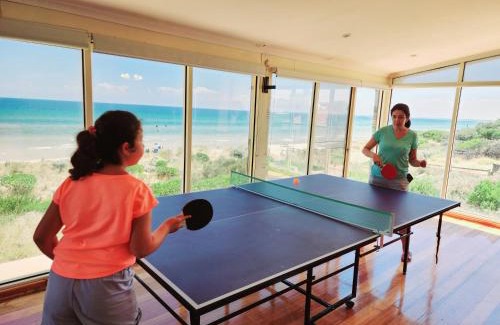Frankston House | Cozy Sandy Shores Estate with Private Beach & Ocean Views