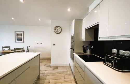 Sandown Apartment | Idyllic Sandy Shores Retreat on The Isle of Wight