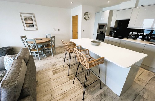 Sandown Apartment | Idyllic Sandy Shores Retreat on The Isle of Wight