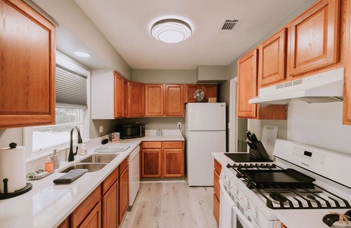 Ocean Springs House | Beachside Retreat: Pet-Friendly Oasis in Ocean Springs