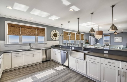 Long Bay Estates House | Oceanfront Retreat: 8 Bedrooms, Private Pool & Spa Access