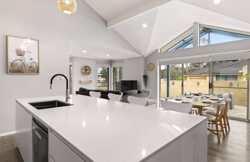 Vincentia Villa | Oceanfront Retreat at Sandy Toes, Experience Jervis Bay