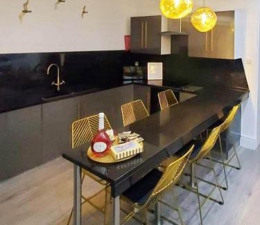 Torquay City Centre Apartment | Seaview Apartments at Sandybanks Torquay – Pet Friendly Stay