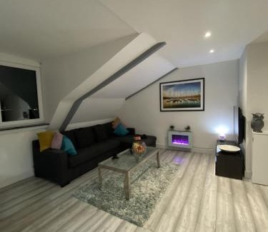Torquay City Centre Apartment | Seaview Apartments at Sandybanks Torquay – Pet Friendly Stay