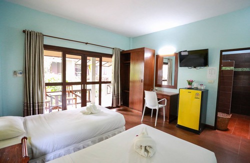 Ko Chang Hotel | Budget-Friendly Stay at Sang Aroon Bungalow with Breakfast