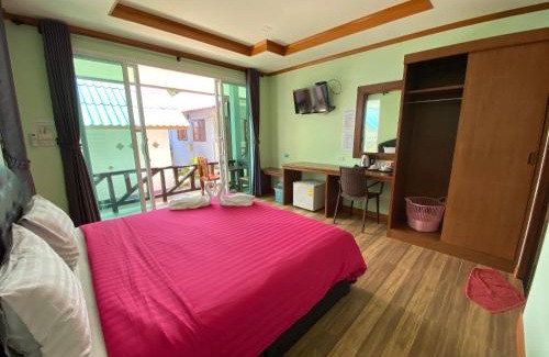 Ko Chang Resort | Beachfront Escape at Sangaroon Bungalow with Ocean Views