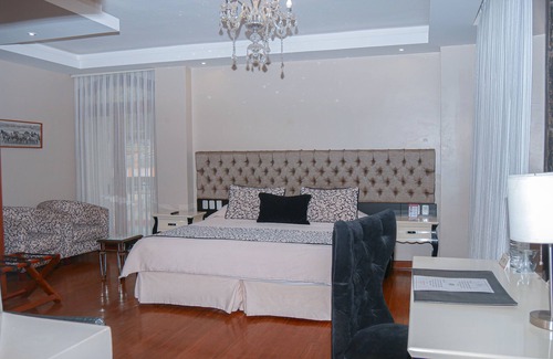 Banos de Agua Santa Hotel | Relax at Sangay Spa Hotel: Pool, Spa & Family-Friendly!