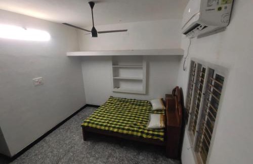 Peralam House | Pet and Child-Friendly Stay at Sangeetha AC Rooms