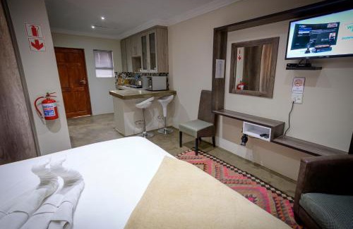 Bloemfontein Cabin | Family-Friendly Sangiro Game Lodge with Kitchen Facilities