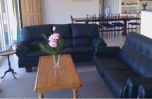 Mannum House | Relax at Sangria Holiday Home – Guest Rated 9.8/10