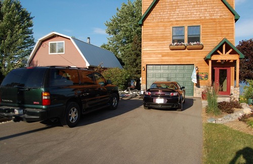 Cedar Cottage | Discover Sangria Sunrise - Lake Leelanau Pet-Friendly Chalet