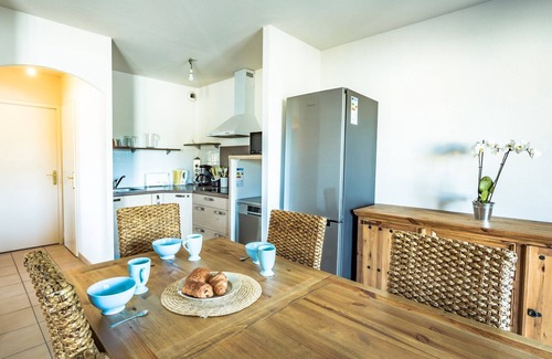 Sanguinet Apartment | Relax in Sanguinet: 4/6 Sleeper with Pool & Ocean Views