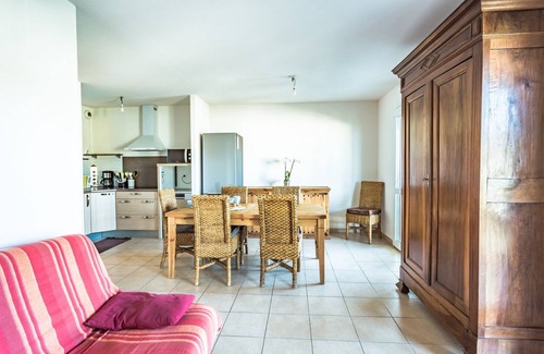Sanguinet Apartment | Relax in Sanguinet: 4/6 Sleeper with Pool & Ocean Views