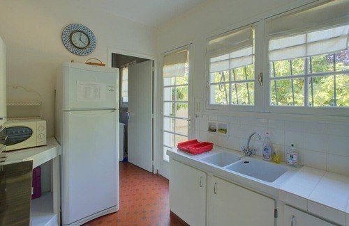 Sanguinet House | Cozy 2-Bedroom House with Garden by the Lake