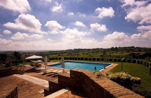 Montepulciano Apartment | Discover Sanguineto: Relax with Pool and Spa Amenities