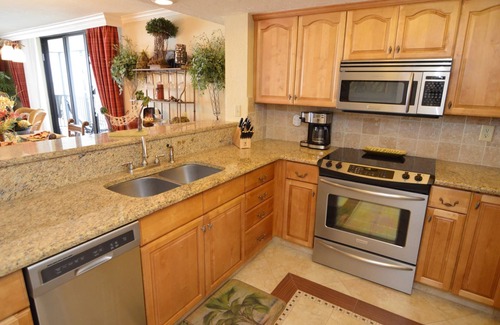 Punta Rassa Condo | Tommy Bahama-Themed Bay View Stay with Breathtaking Sunsets