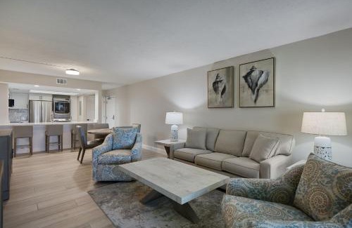 Sanibel House | Beachfront Residence at The Sanibel Inn with Pool Access