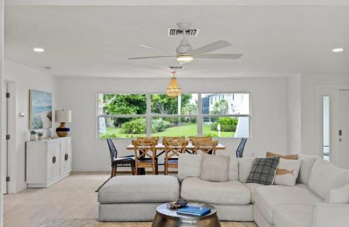 Bright Water House | Discover Sanibel Serenity: Beautiful Villa with Pool Near Beach