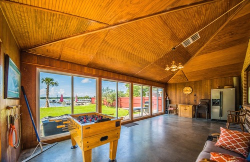 Summerton House | Experience Lake Marion: Pet-Friendly Beachfront Retreat