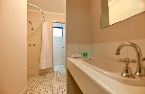 Redcliffe Hotel | Eco-Friendly Sanno Marracoonda Hotel near Perth Airport