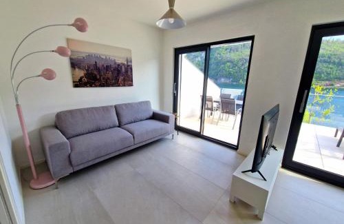 Caslano Villa | Experience Elegance at Sans Souci 2 - Guest Rated 8.8/10