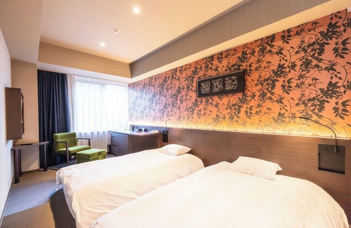 Ryuga Onsen House | Relax at Sansuien: Family-Friendly with Hot Tub & Breakfast
