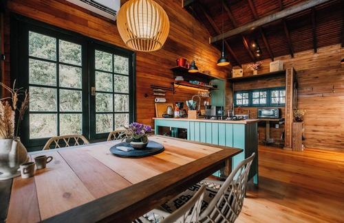 Joacaba Cabin | Discover Santê Cabana: Cozy Stay with Kitchen Amenities