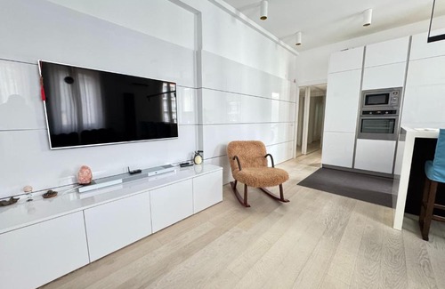 San Vittore Apartment | Sant'Agostino Large & Elegant Apartment, Milano