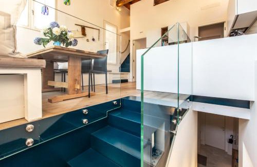 Cannaregio Apartment | Elegant Sant'Alvise Design Palace with Top Amenities