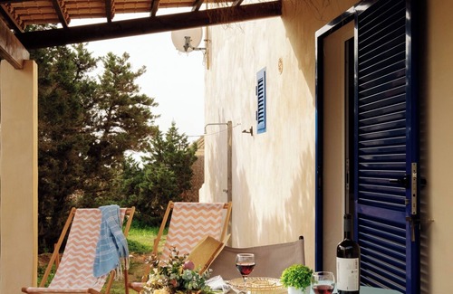 Formentera Cottage | Idyllic Sant Ferran De Ses Roques: Family-Friendly Retreat