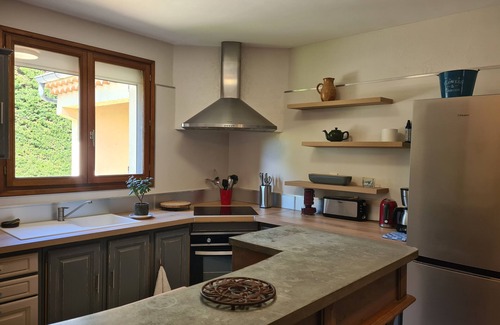 Saint-Gervais-sur-Roubion House | Relaxing Villa with Pool & Ocean View in Sant Gervais