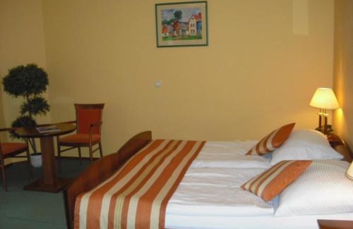 Marianske Lazne House | Guest Rated: Sant Georg Garni - Pet Friendly 4-Star Retreat