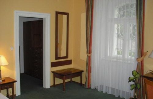 Marianske Lazne House | Guest Rated: Sant Georg Garni - Pet Friendly 4-Star Retreat